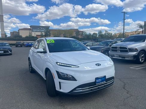 Certified 2023 Hyundai Kona SE image 2