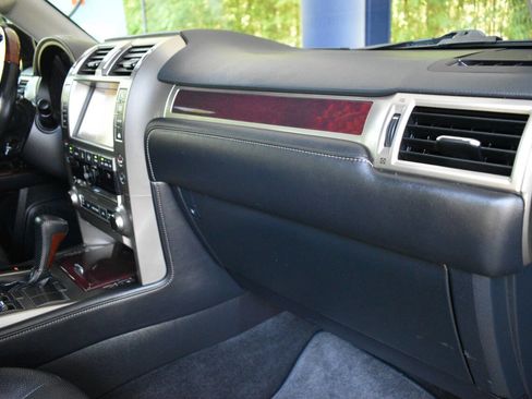Used 2016 Lexus GX 460 w/ Premium Package AWD/4WD image 26