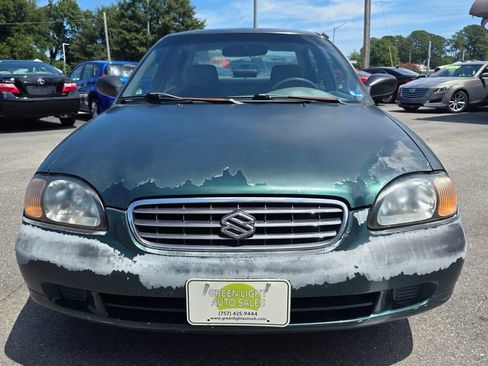 Used 2002 Suzuki Esteem GLX FWD image 2