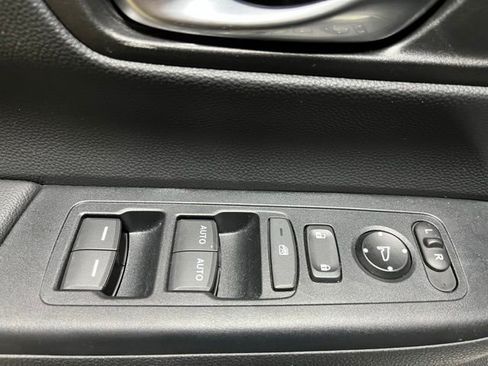Used 2024 Honda CR-V EX image 11