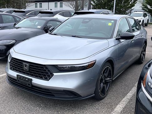 Used 2023 Honda Accord Sport image 3