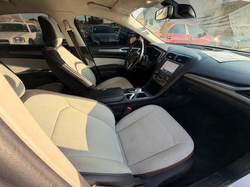 Used 2020 Ford Fusion SE w/ Equipment Group 151A FWD image 29