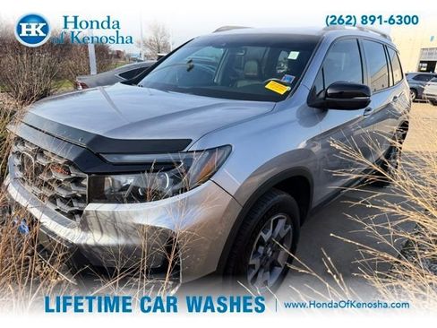 Used 2023 Honda Passport TrailSport image 1