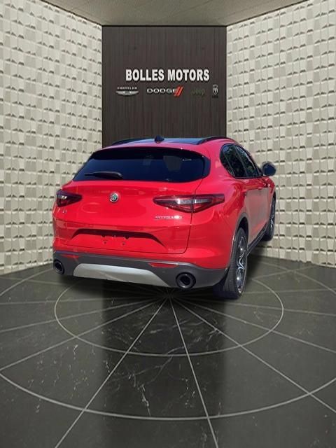 Used 2023 Alfa Romeo Stelvio Ti AWD/4WD image 7