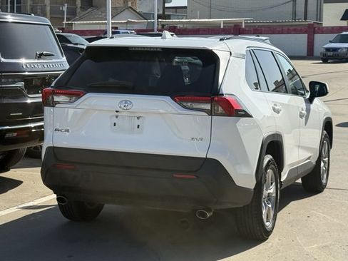 Used 2025 Toyota RAV4 XLE FWD image 4