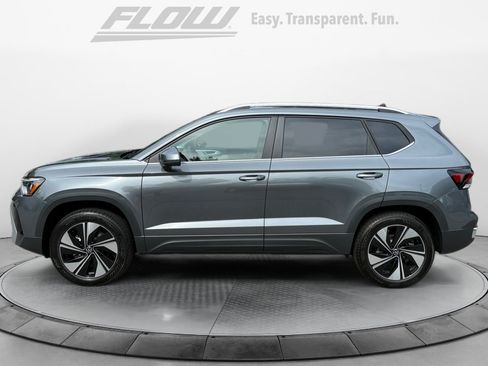 New 2026 Volkswagen Taos SE AWD/4WD image 4