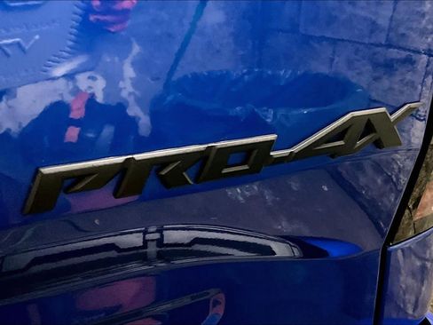 Used 2024 Nissan Frontier PRO-4X w/ Pro Convenience Package image 9