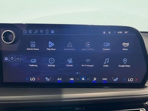 Used 2025 Chevrolet Traverse LT image 24