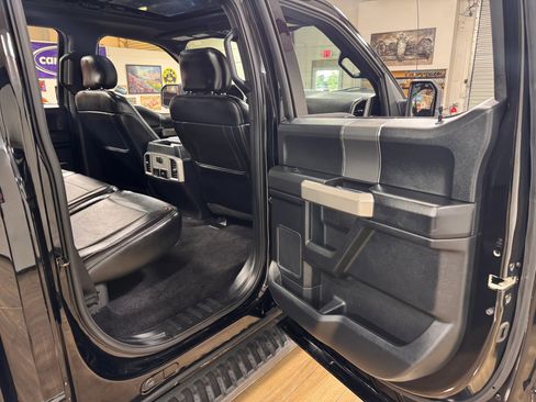 Used 2017 Ford F150 Lariat image 17