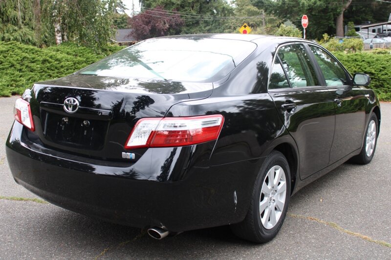 Used 2009 Toyota Camry Hybrid w/ Upgrade Pkg w/ Navigation FWD image 3