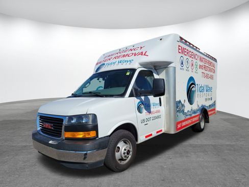 Used 2018 GMC Savana 3500 w/ Power Convenience Package image 3