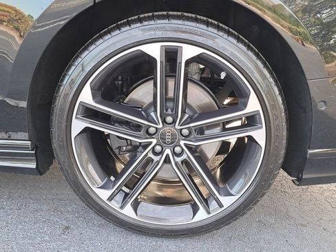 Used 2025 Audi A8 L 3.0T w/ Executive Package image 8