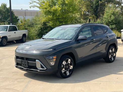 Used 2025 Hyundai Kona SEL FWD image 11