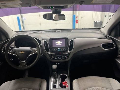 Used 2022 Chevrolet Equinox LS FWD image 10