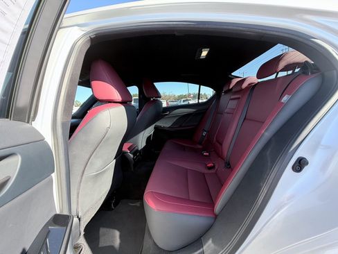 Used 2022 Lexus IS 300 image 23
