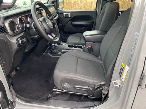 Used 2021 Jeep Wrangler Unlimited Sport image 9