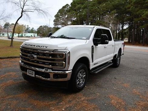 Used 2025 Ford F250 Lariat w/ FX4 Off-Road Package image 7