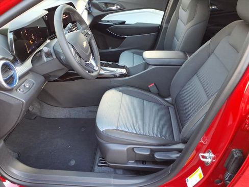 New 2026 Chevrolet Trax LT w/ Driver Confidence Package image 9