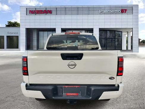 New 2025 Nissan Frontier SV w/ SV Convenience Package image 4