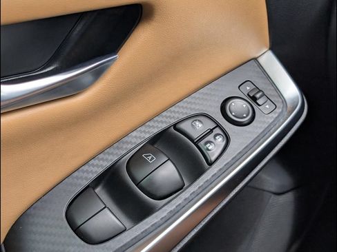 Used 2020 Nissan Sentra SV w/ SV Premium Package FWD image 11