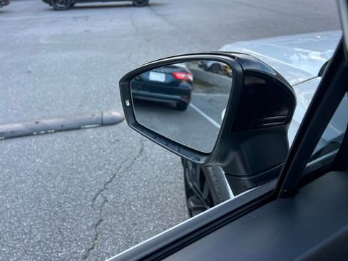 Used 2020 Volkswagen Tiguan SE R-Line image 12