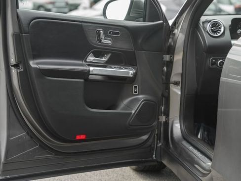Certified 2023 Mercedes-Benz GLB 250 4MATIC image 38