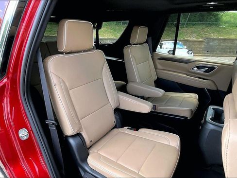 Used 2024 Chevrolet Tahoe Premier AWD/4WD image 23