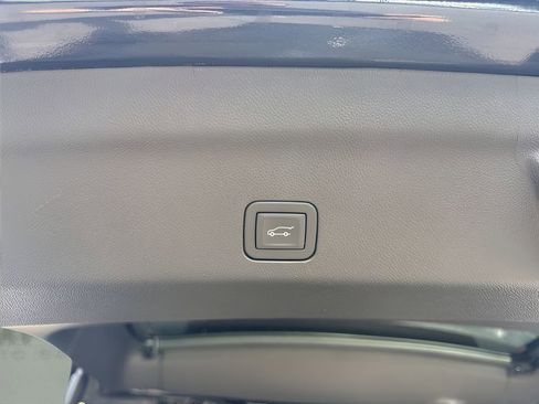 Used 2025 Cadillac Escalade Sport Platinum w/ LPO, Floor Liner Package AWD/4WD image 35