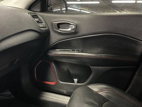 Used 2019 Jeep Compass Trailhawk w/ Leather Interior Group AWD/4WD image 28