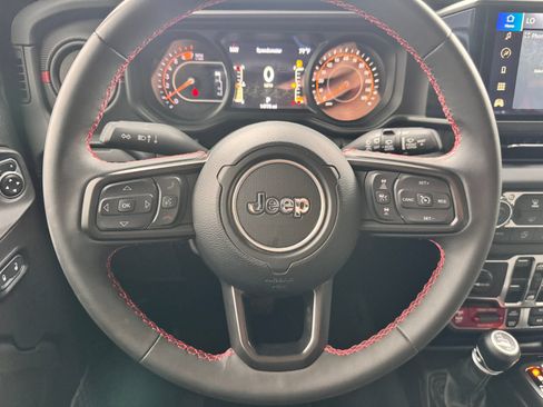 Used 2024 Jeep Wrangler Unlimited Rubicon w/ Dual Top Group AWD/4WD image 15