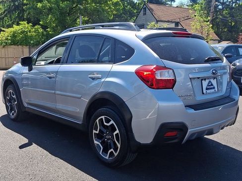 Used 2017 Subaru Crosstrek 2.0i Premium w/ Moonroof Package AWD/4WD image 4