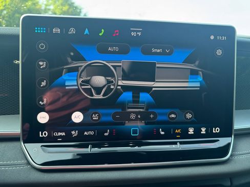 New 2025 Volkswagen Tiguan SE R-Line image 16