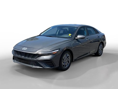 Used 2024 Hyundai Elantra SEL FWD image 1