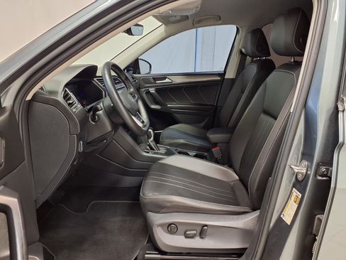 Used 2023 Volkswagen Tiguan SE image 24
