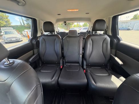 Used 2026 Kia Carnival FWD image 41