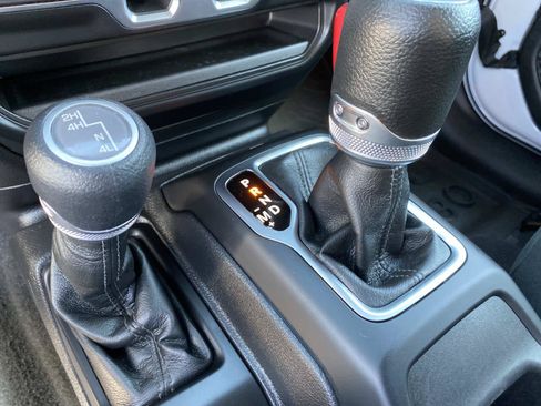 Used 2023 Jeep Wrangler Unlimited Sport AWD/4WD image 17
