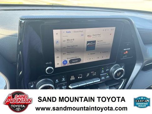 Used 2025 Toyota Highlander XSE AWD/4WD image 24