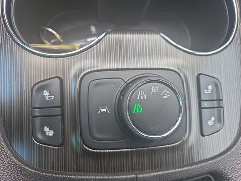 Used 2023 GMC Acadia SLT AWD/4WD image 20