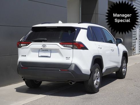 Used 2024 Toyota RAV4 XLE AWD/4WD image 2