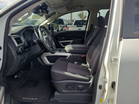 Used 2024 Nissan Titan SV w/ SV Convenience Package image 19