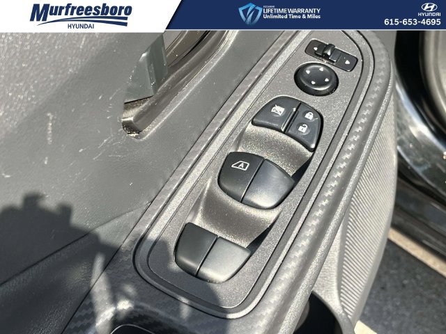 Used 2020 Nissan Versa S FWD image 15