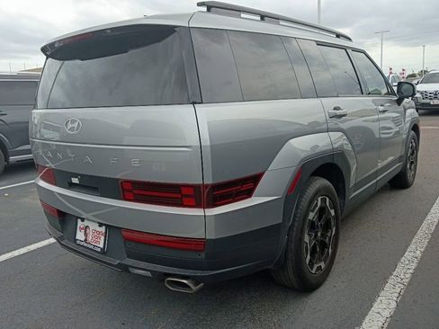 Used 2025 Hyundai Santa Fe SEL FWD image 3