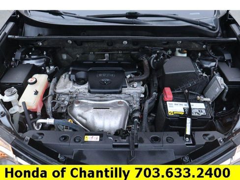 Used 2018 Toyota RAV4 LE image 32