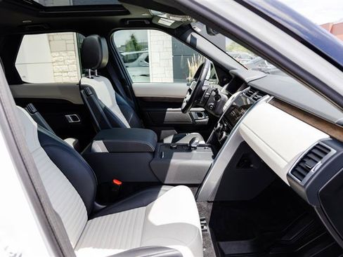 Used 2022 Land Rover Discovery S R-Dynamic AWD/4WD image 24