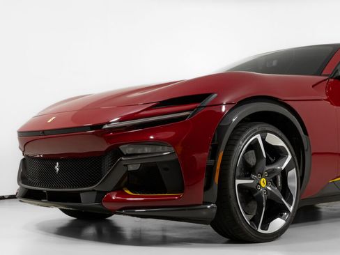 Used 2025 Ferrari Purosangue image 11