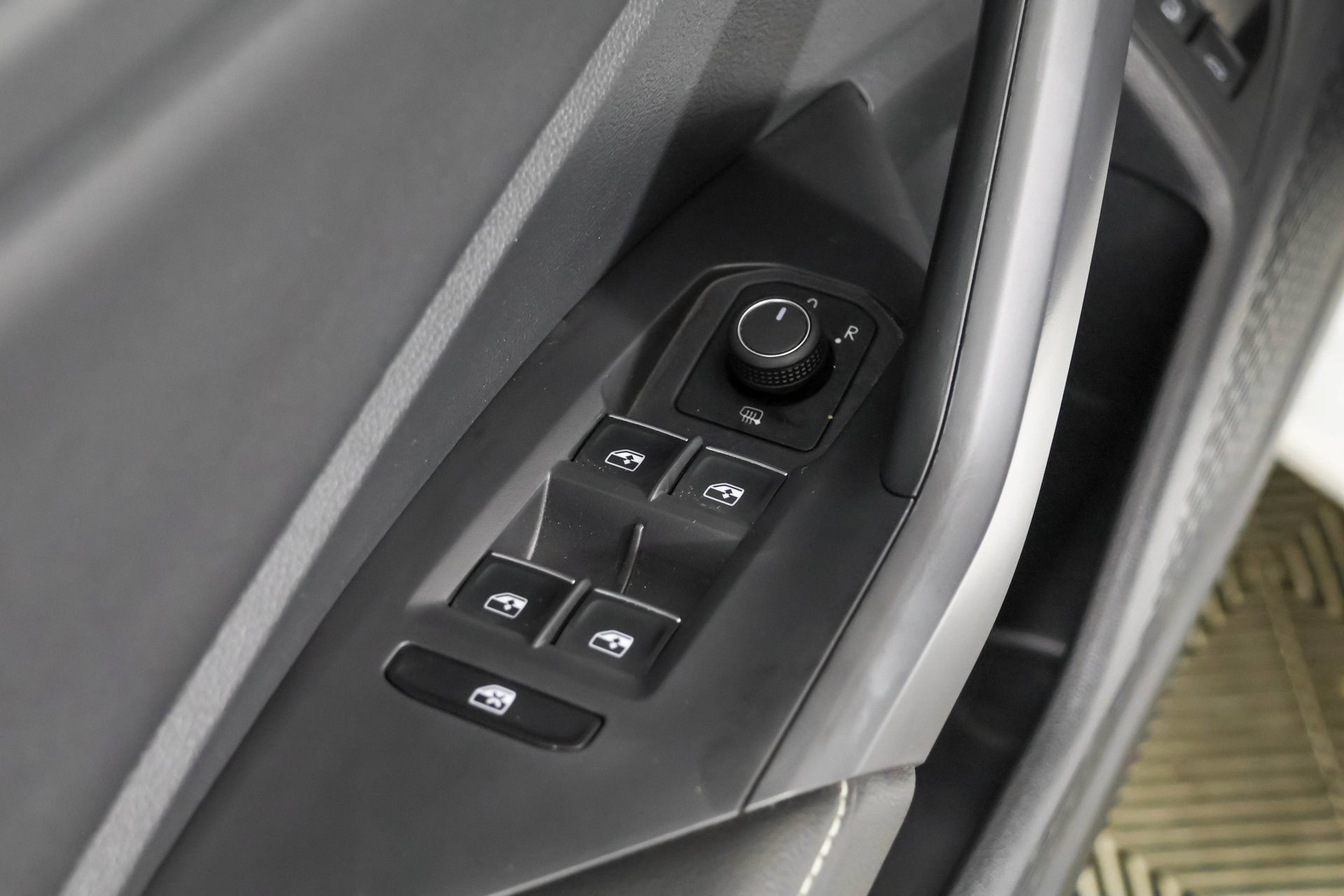 Used 2024 Volkswagen Jetta SE w/ Panoramic Sunroof Package FWD image 35