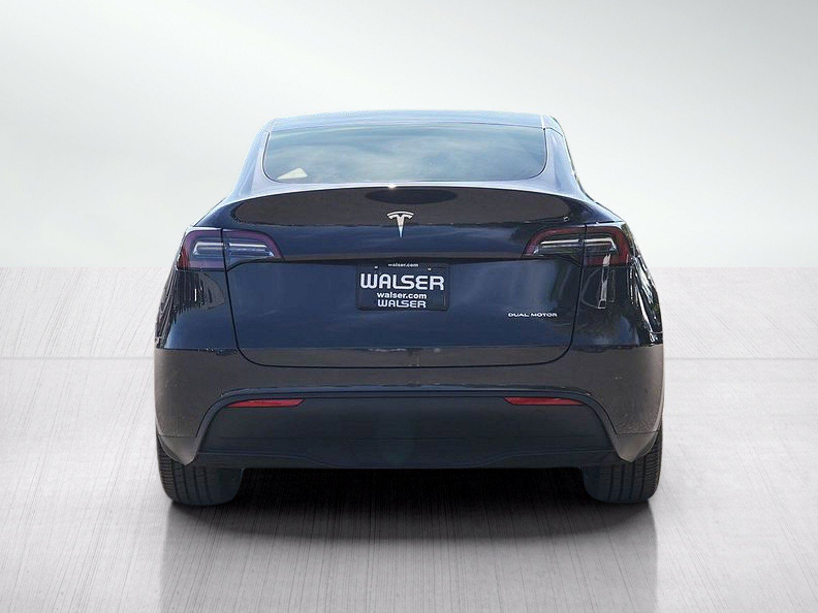 Used 2024 Tesla Model Y Long Range AWD/4WD image 4