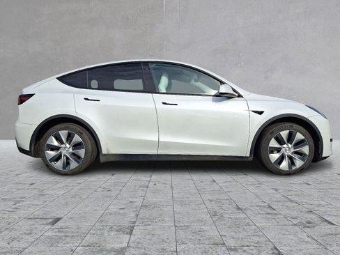 Used 2020 Tesla Model Y Performance image 7