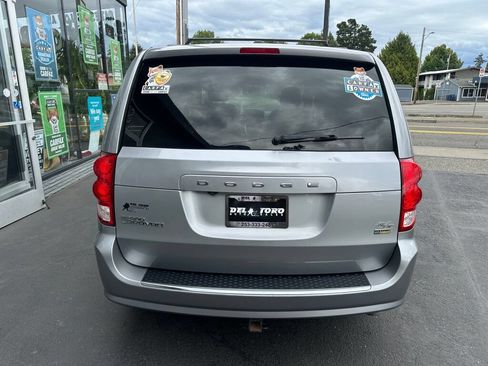 Used 2016 Dodge Grand Caravan R/T FWD image 6