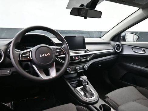 Used 2024 Kia Forte LXS FWD image 11